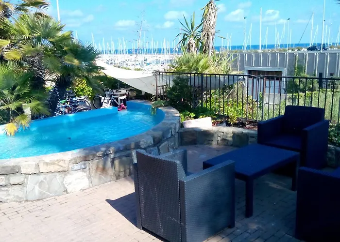 Ristorante Lucciola 2* סנטו סטפנו אל מארה